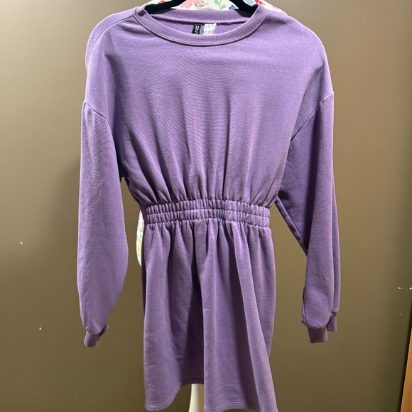 H&M Dresses & Skirts - H&M Sweatshirt Dress